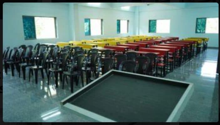 Rows of chairs in the seminar hall